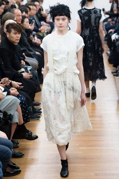 Look 25